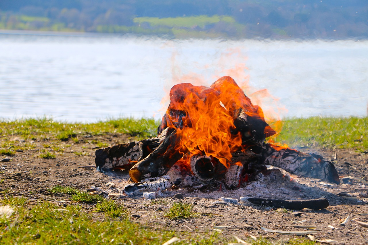 campfire fire lake free photo