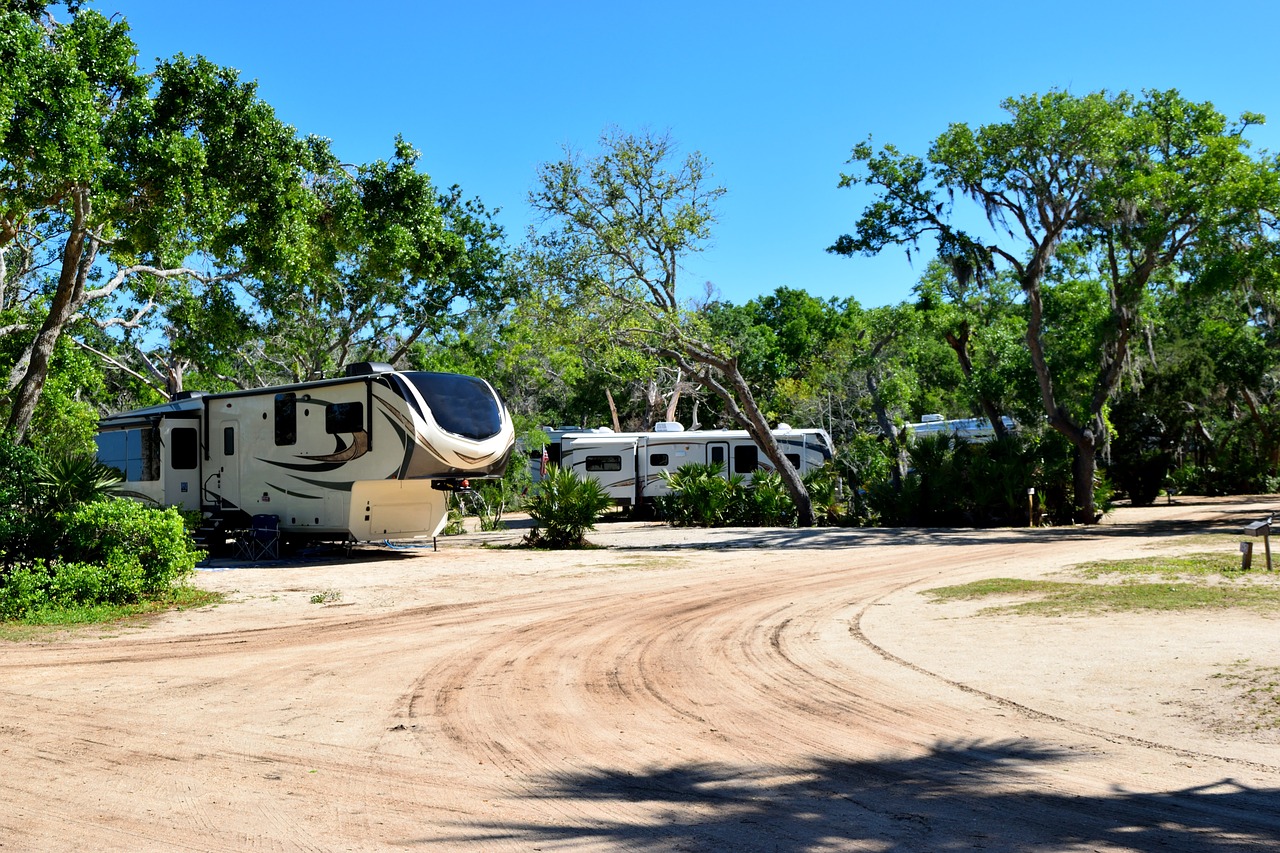 campground  camp site  camping free photo