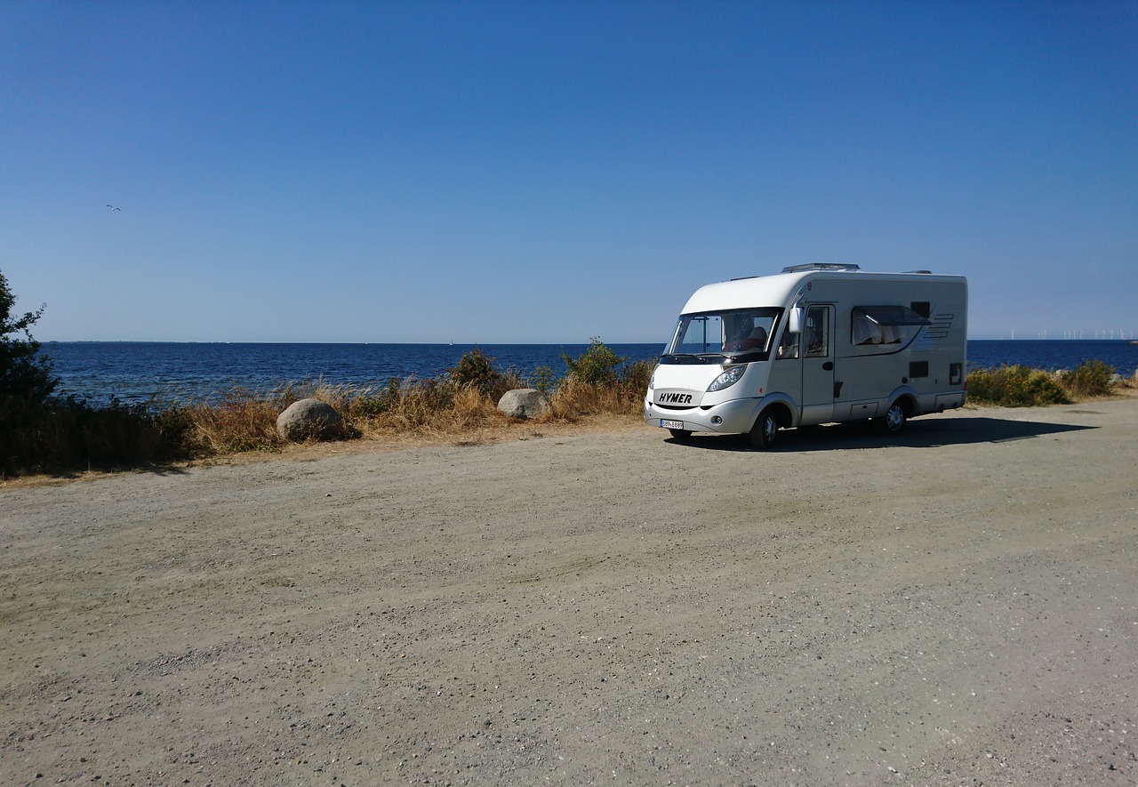 camping  mobile home  caravan free photo