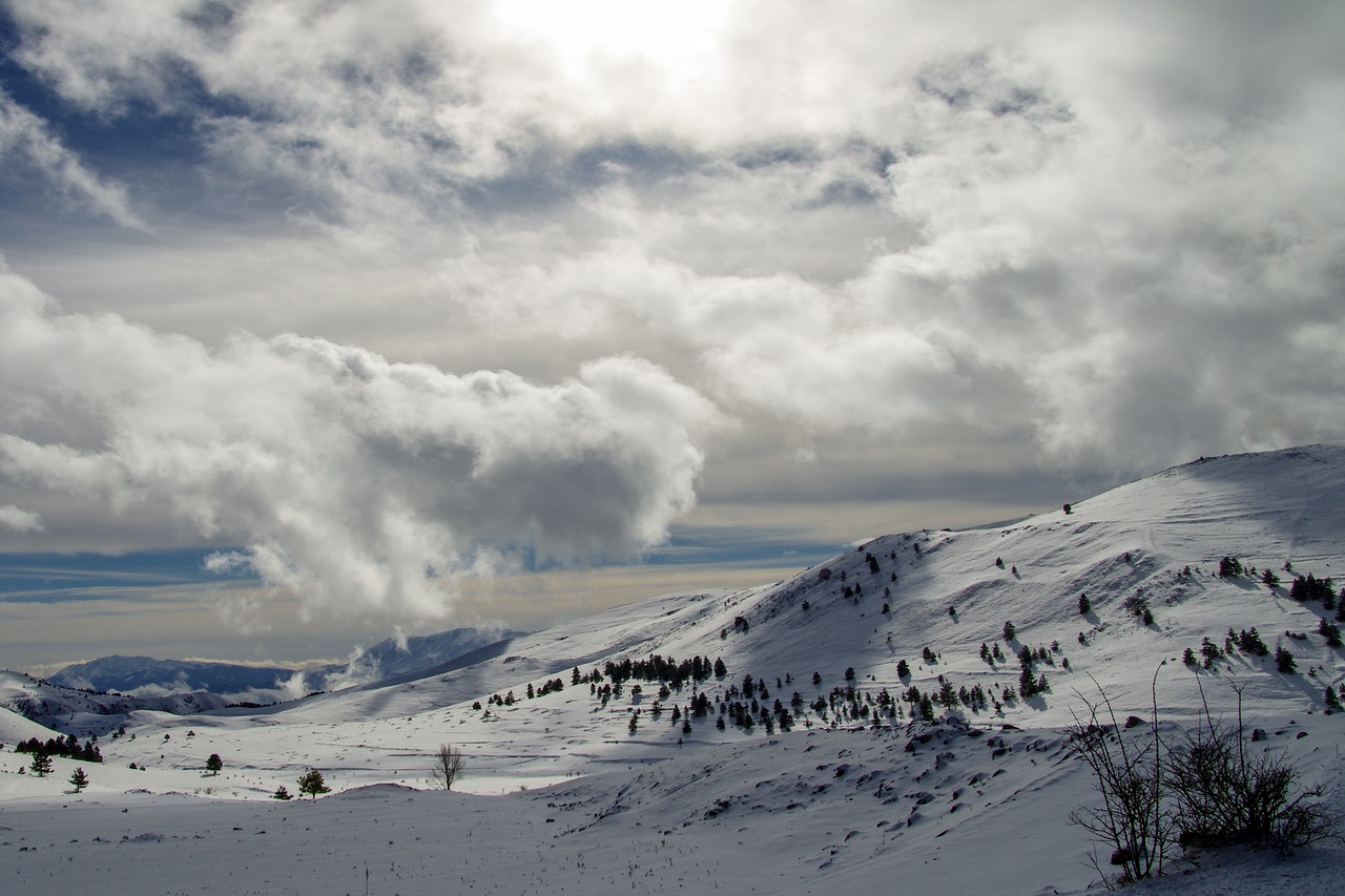 campotosto l'aquila snow free photo