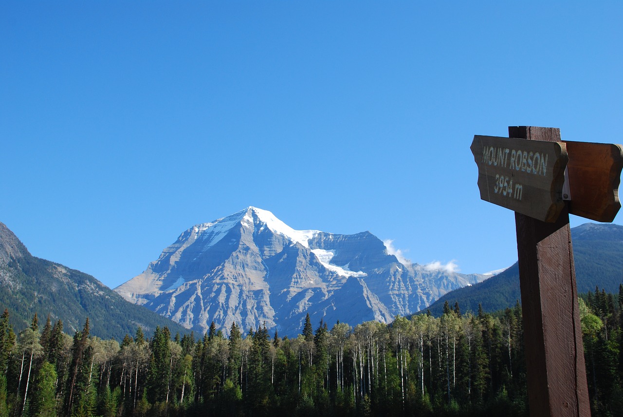 canada mount robson mountain free photo