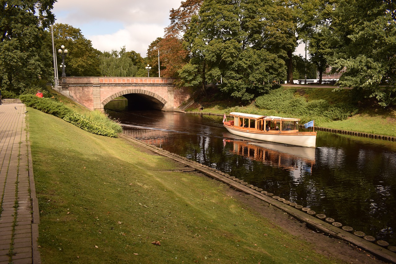 canal boat travel free photo