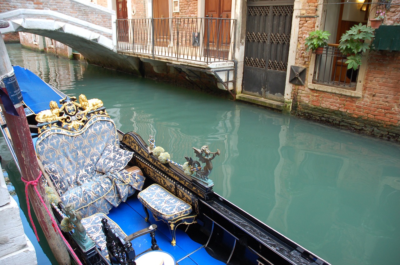 canal water gondola free photo