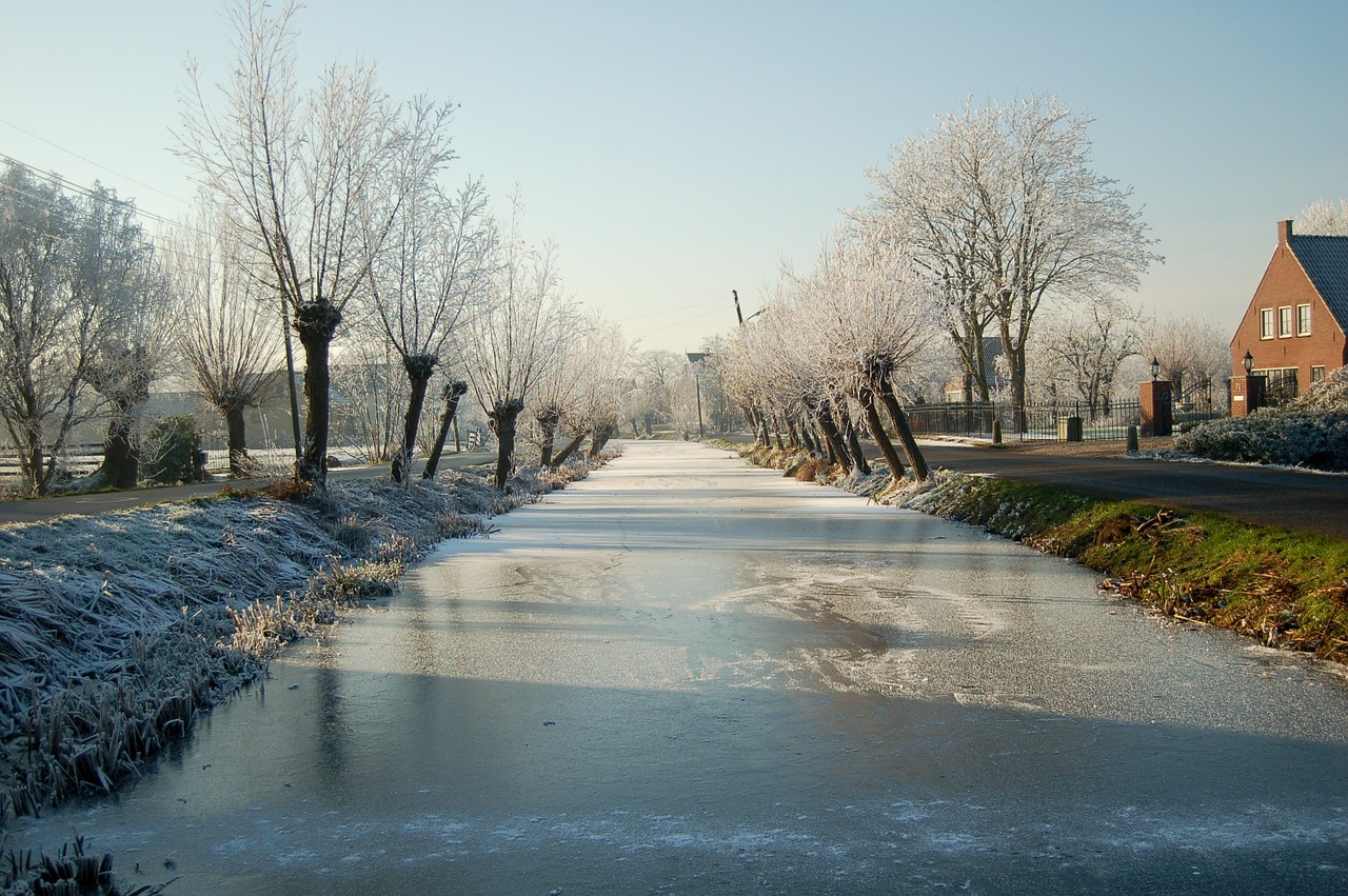 canal bach water running free photo