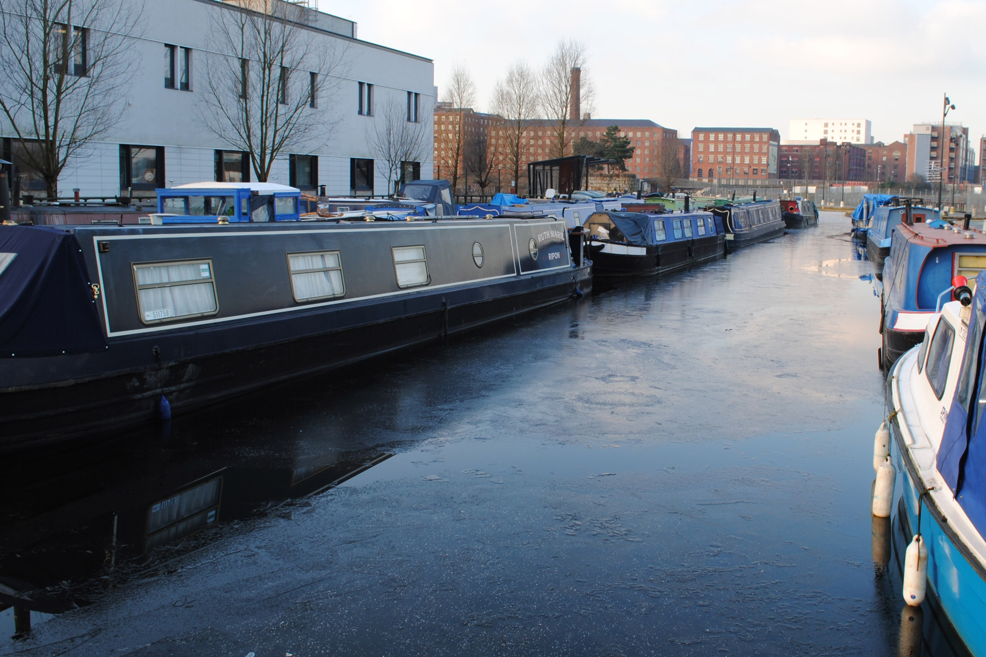 boats canal barges free photo
