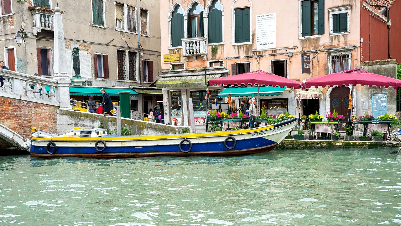 canale grande boat venice free photo