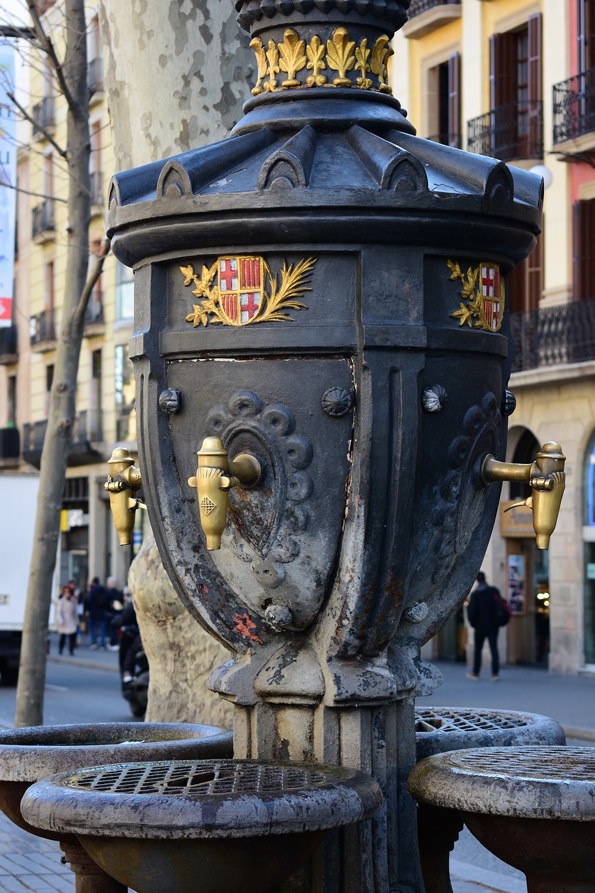 canaletas  fountain  barcelona free photo