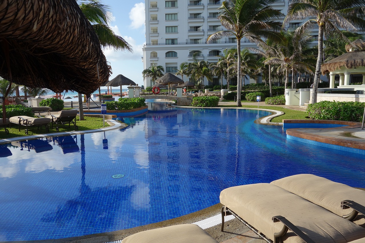 cancun pool holiday free photo