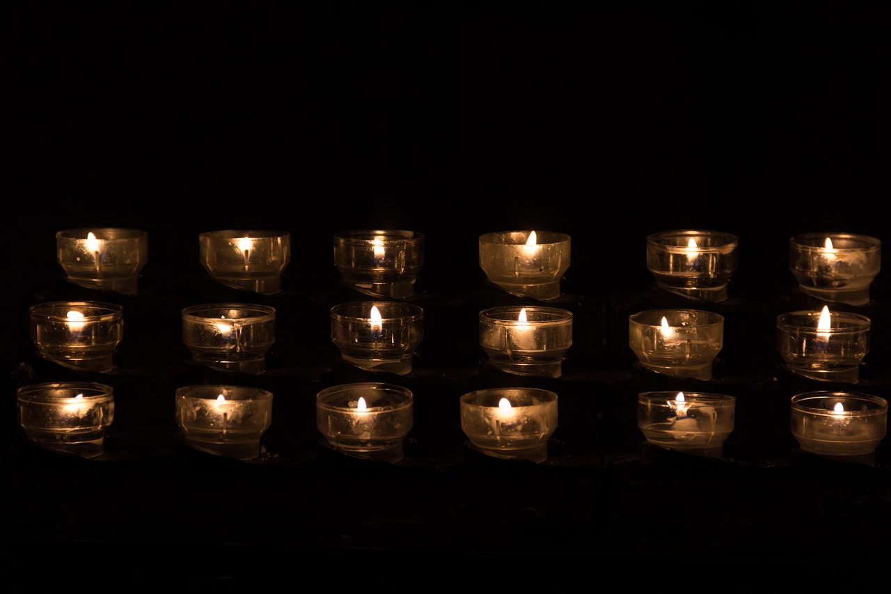 candle candle light tealight free photo