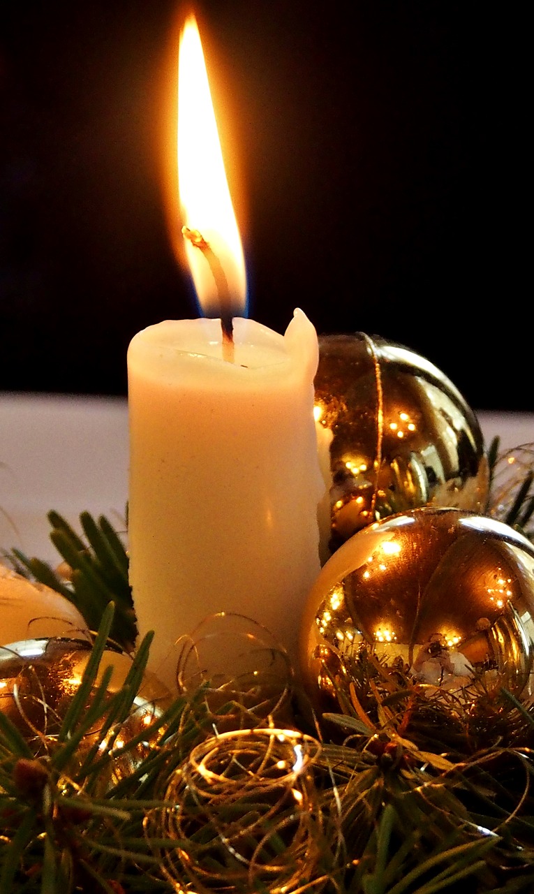 candle  decoration  christmas ornament free photo