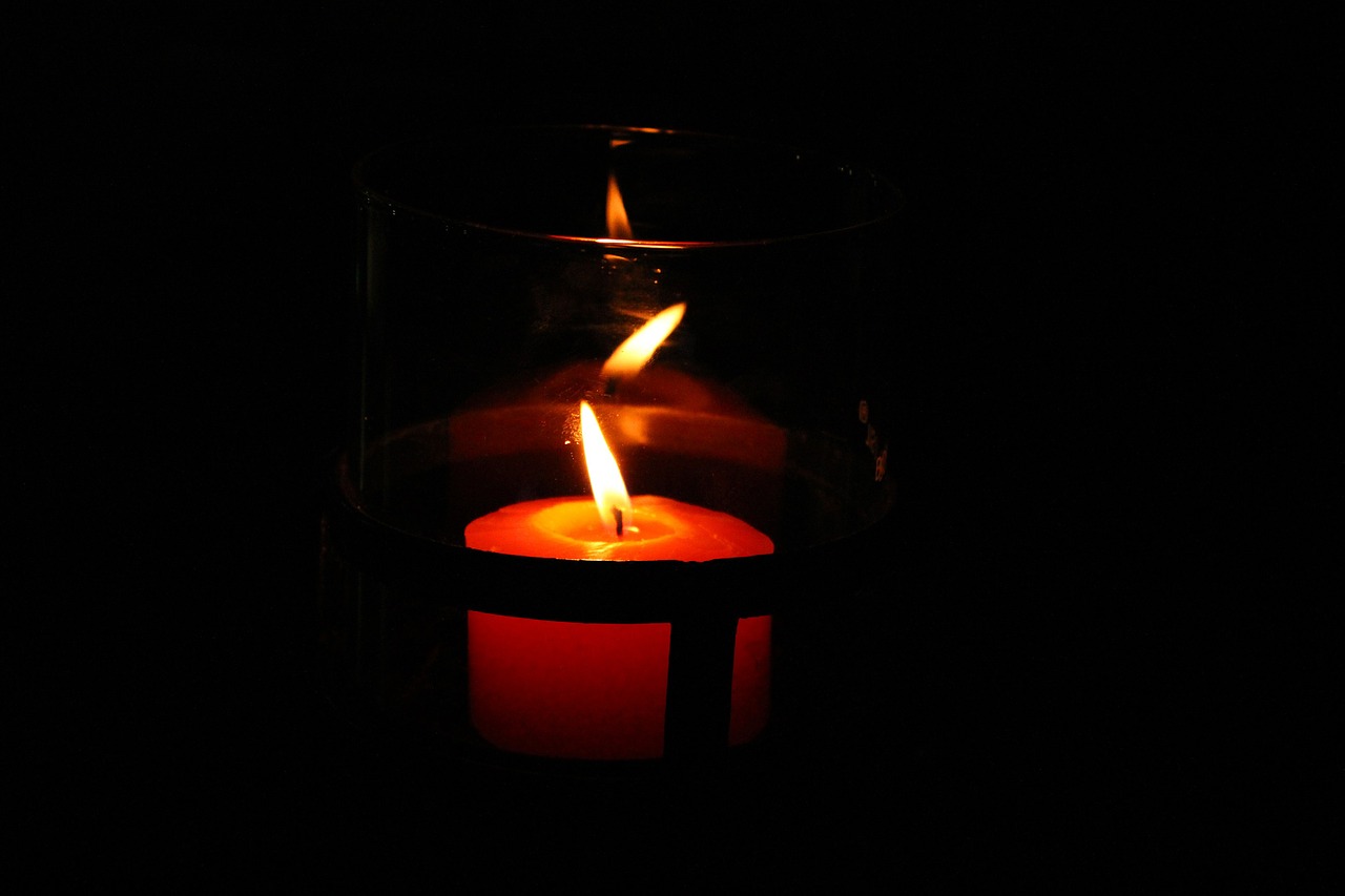 candle reflections pub free photo