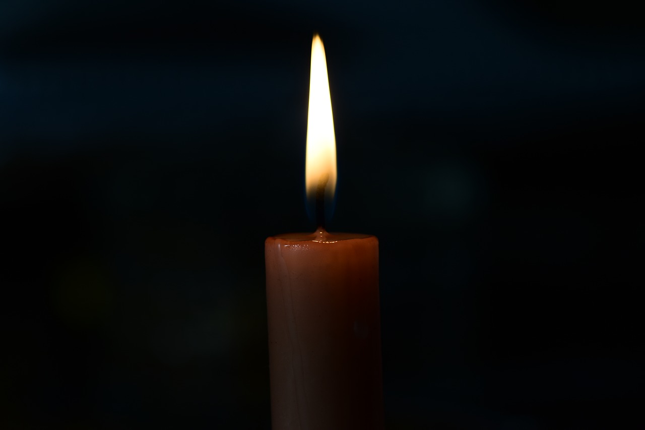 candle light  atmosphere  flame free photo