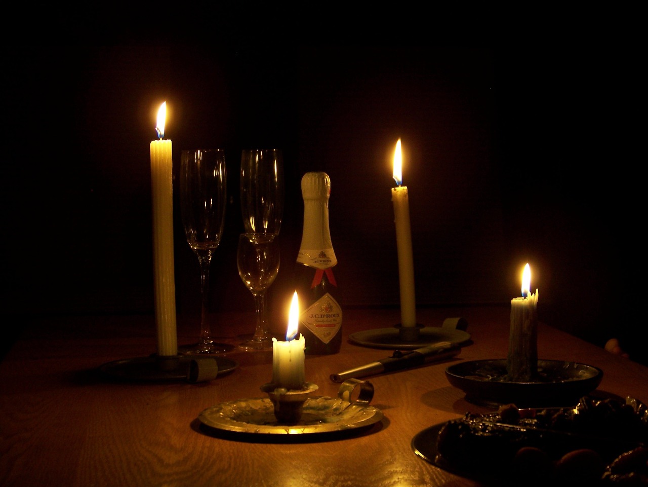 candles champagne glasses free photo