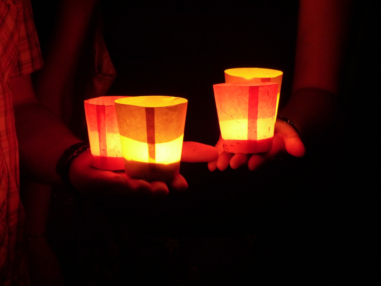 candles hand keep free photo