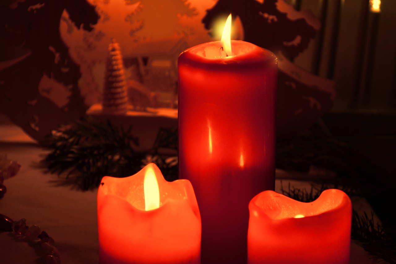 candles candlelight shimmer free photo