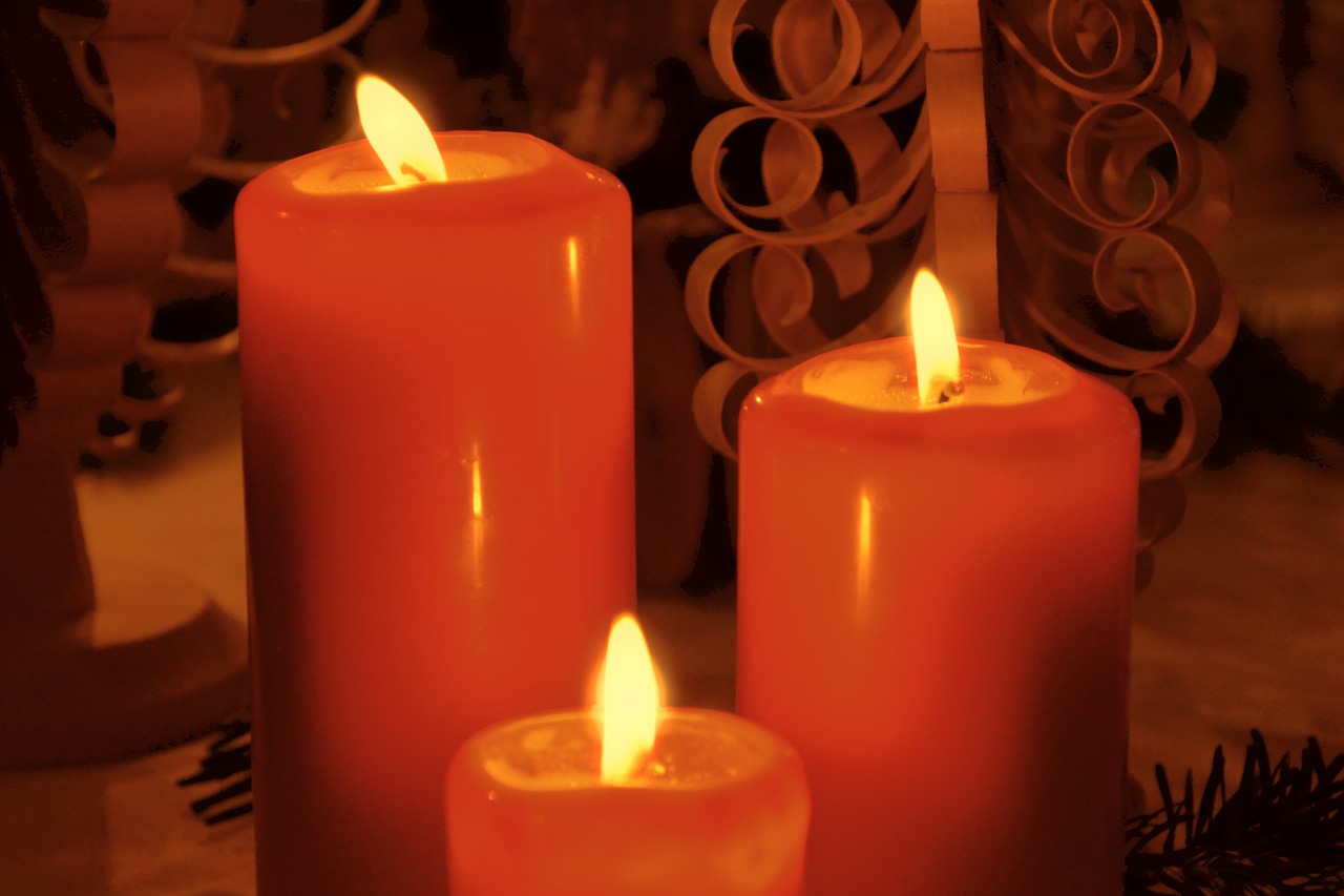 candles candlelight shimmer free photo