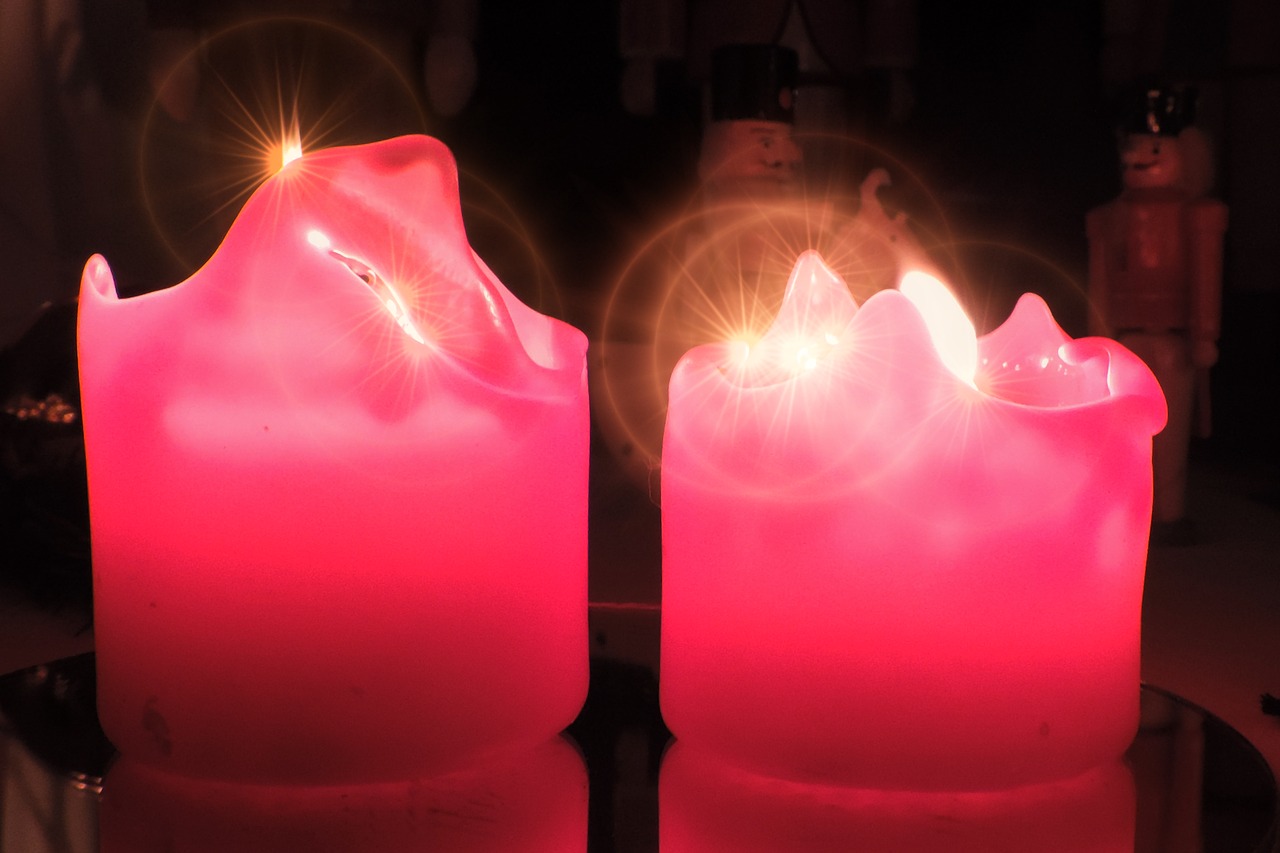 candles candlelight shimmer free photo