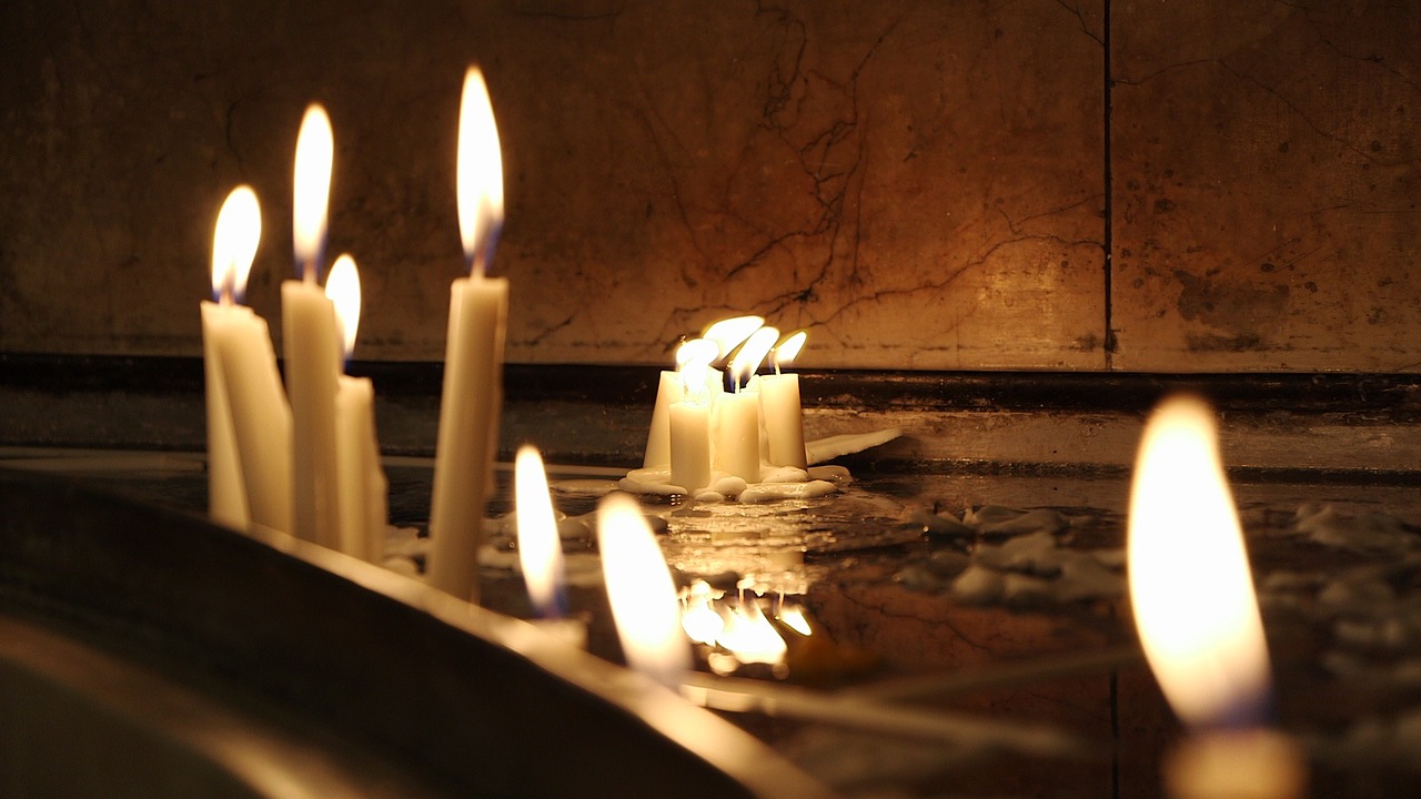 candles dark church free photo