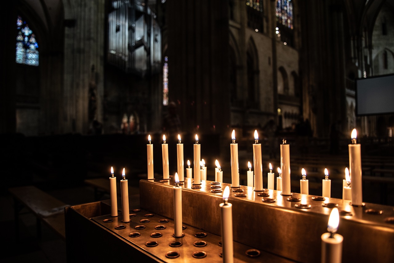 candles  church  cathedral free photo