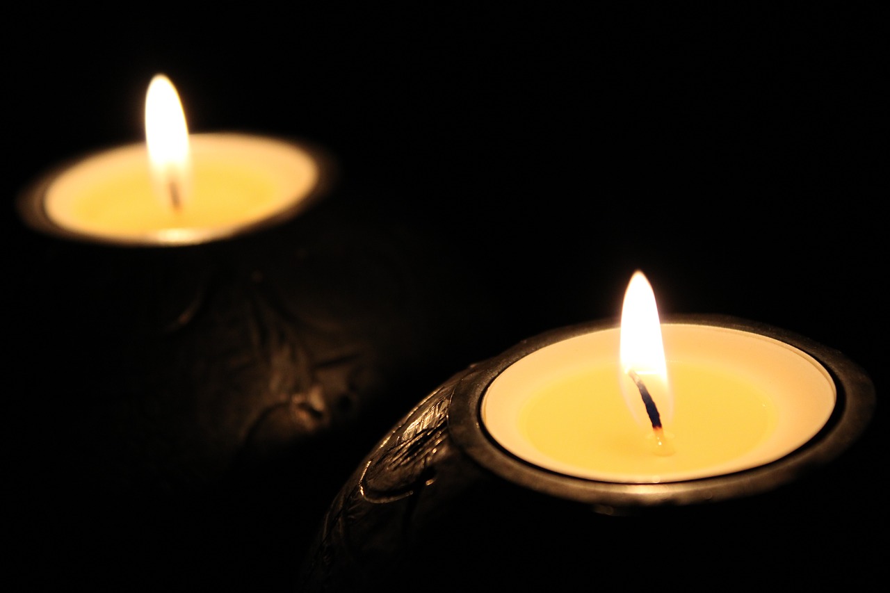 candles  tealights  flame free photo