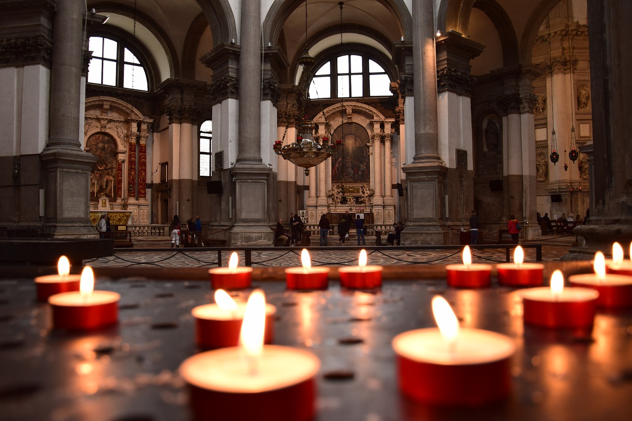 candles  temple  religion free photo