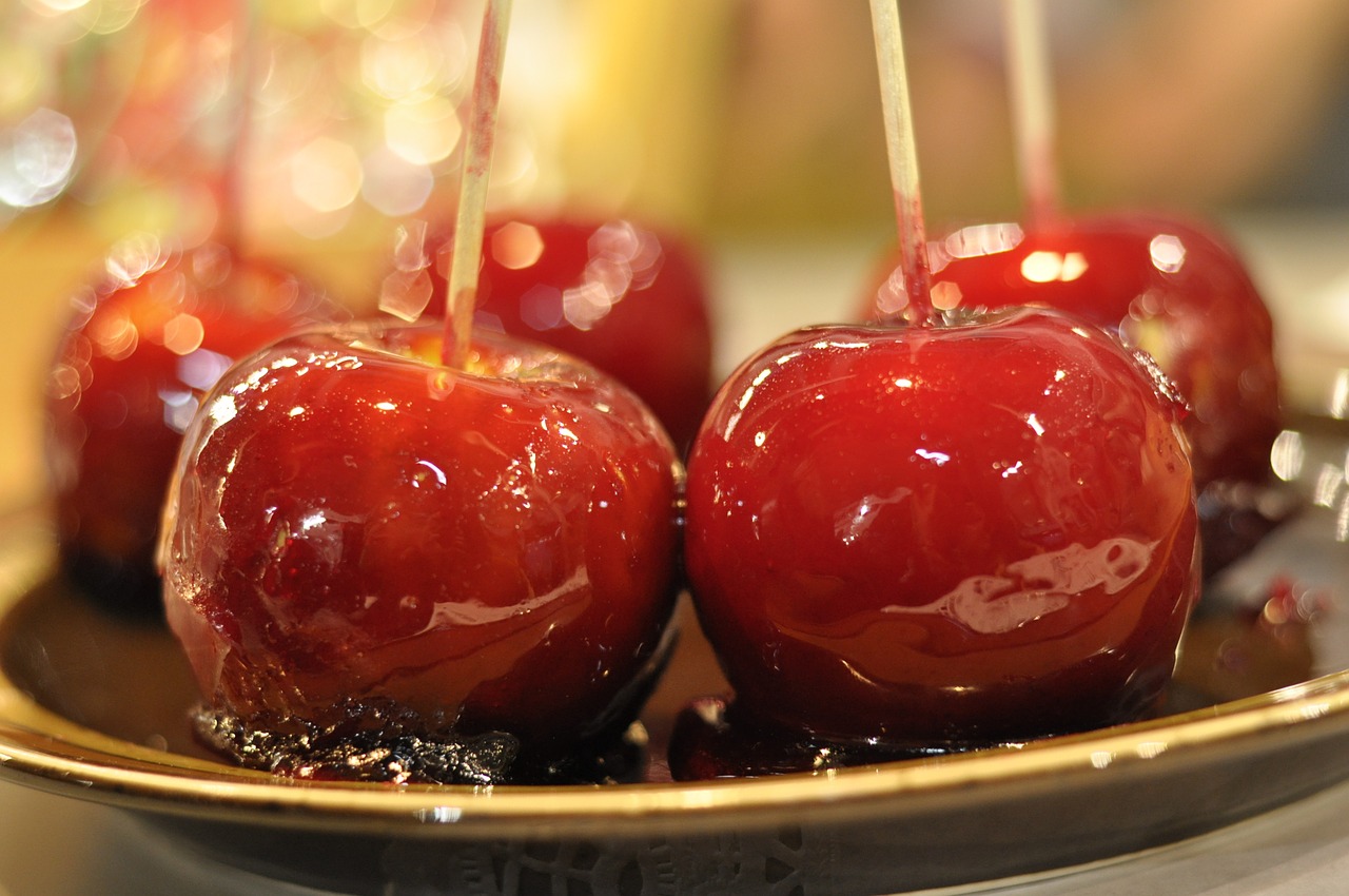 candy apples caramel free photo