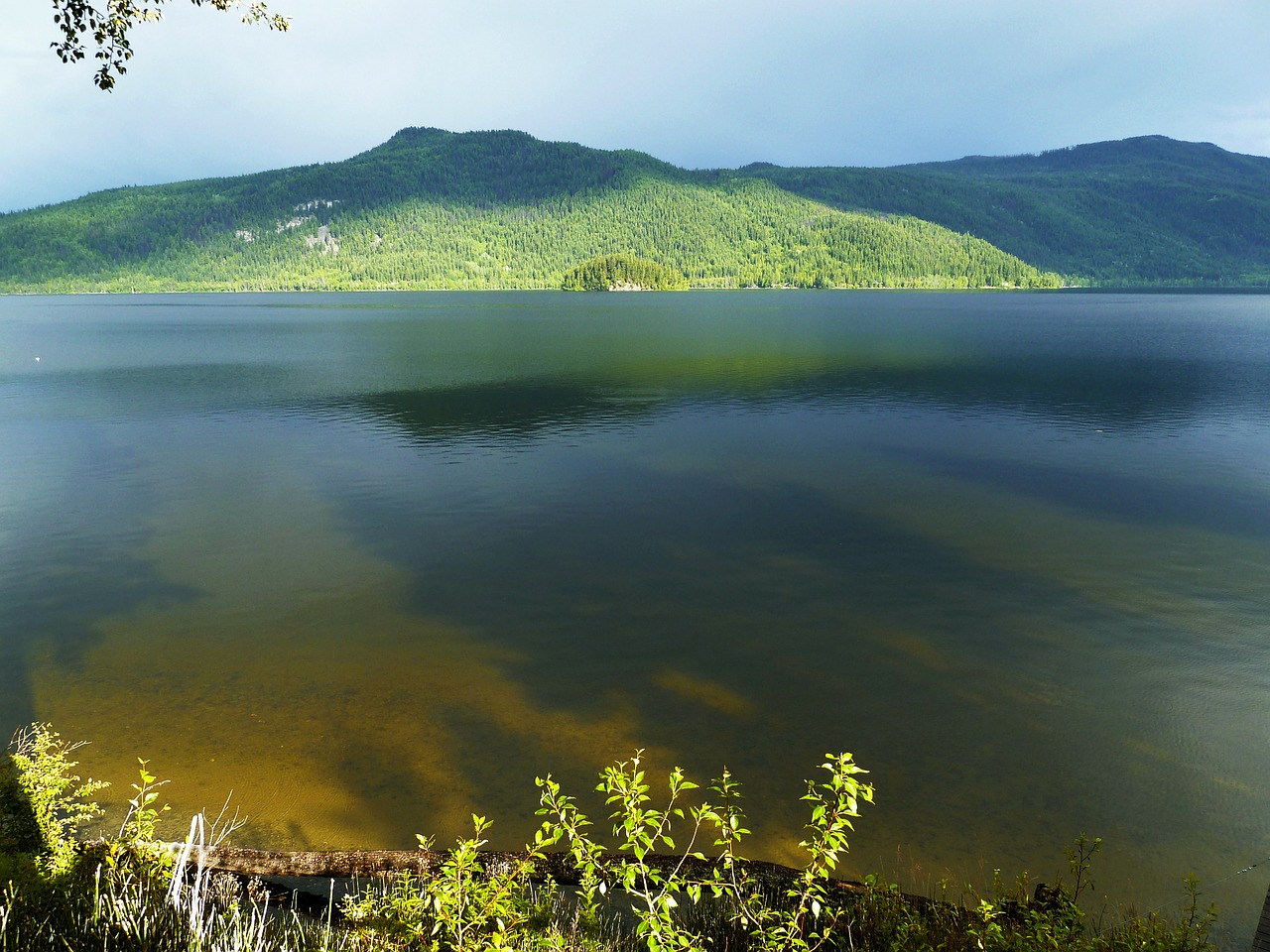 canim lake british columbia landscape free photo