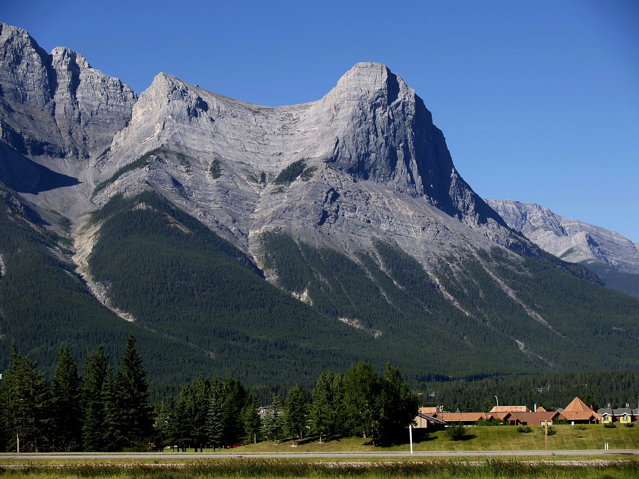 canmore city town free photo