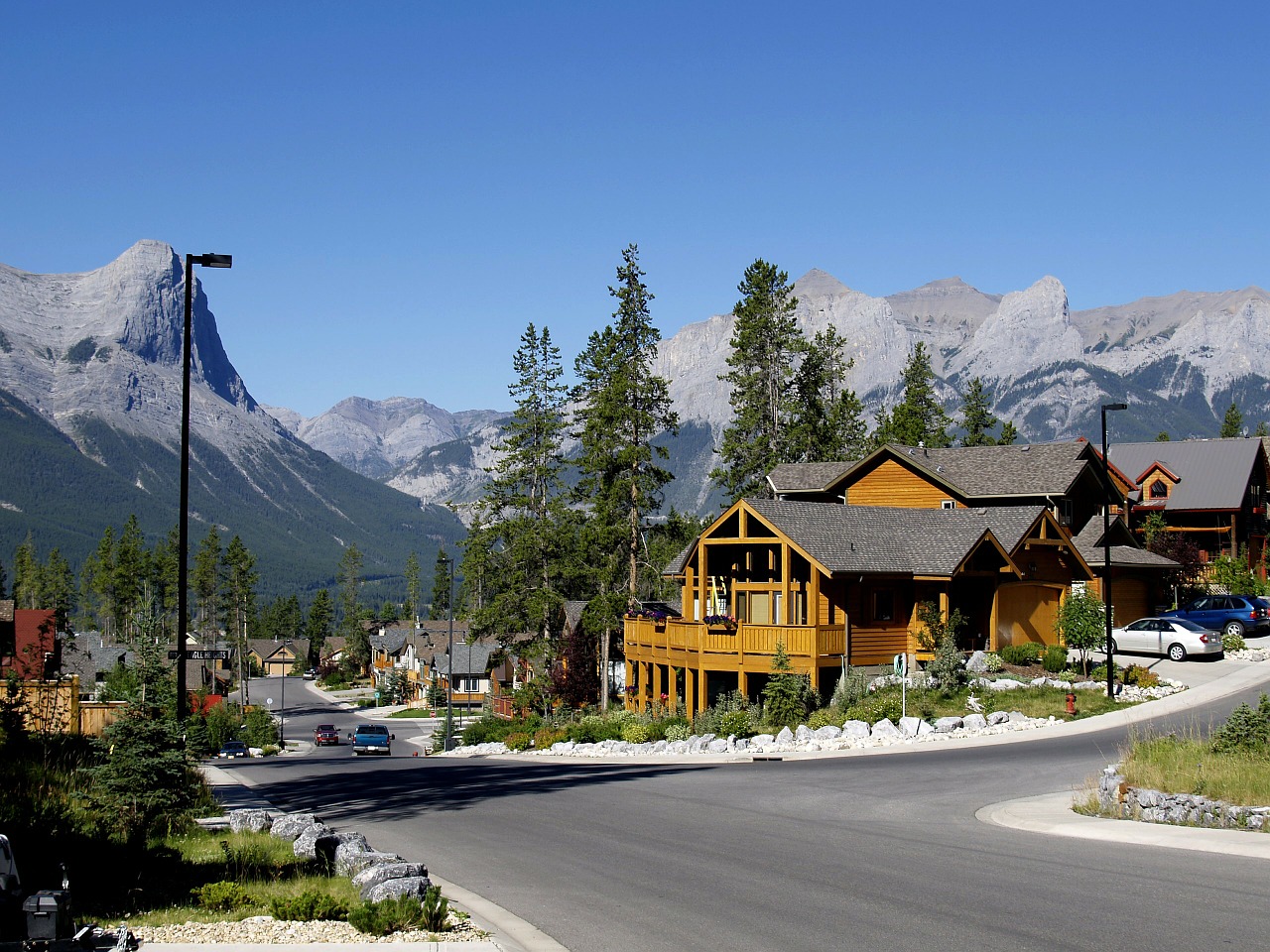 canmore city town free photo