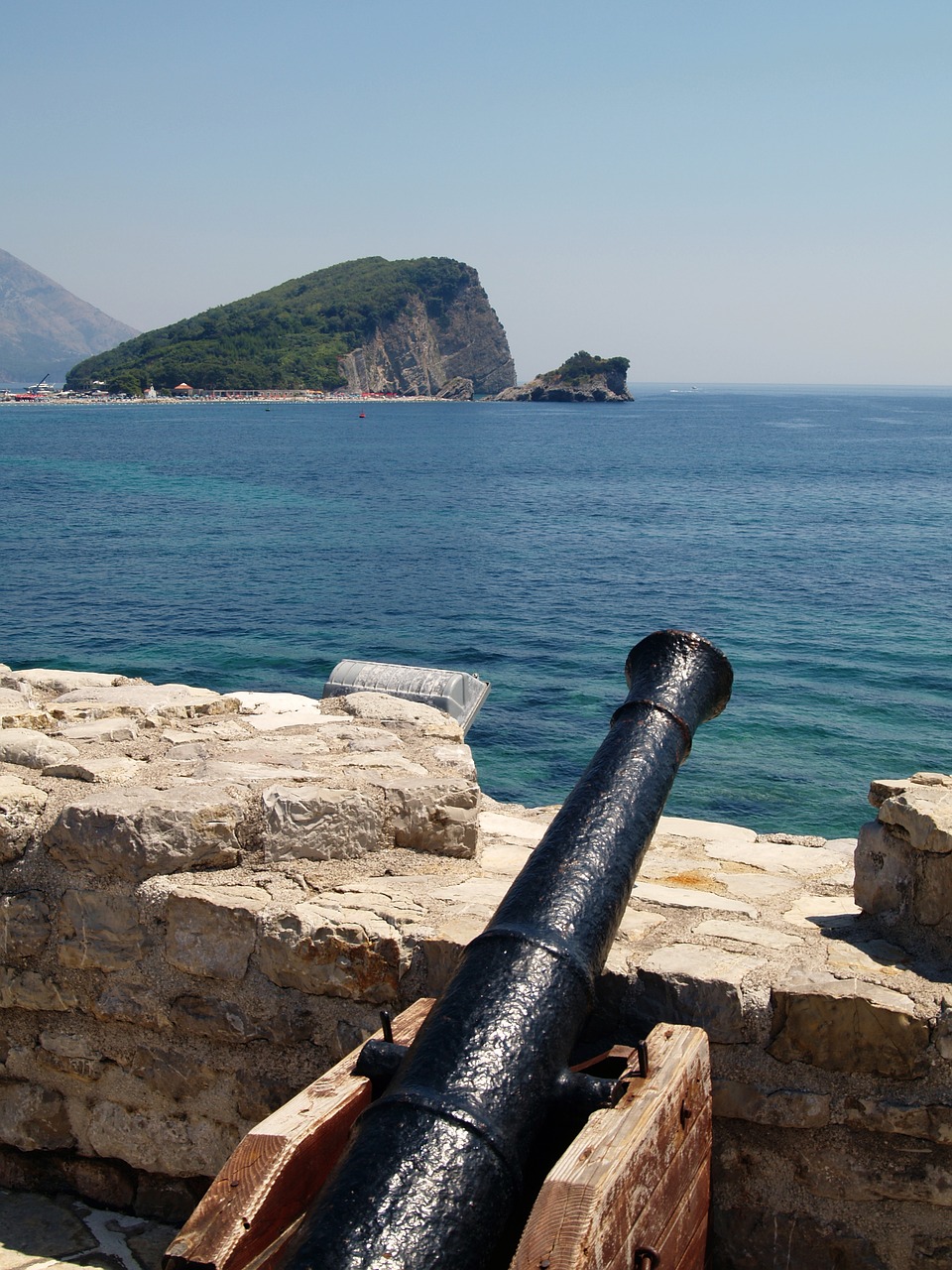 cannon wall island free photo