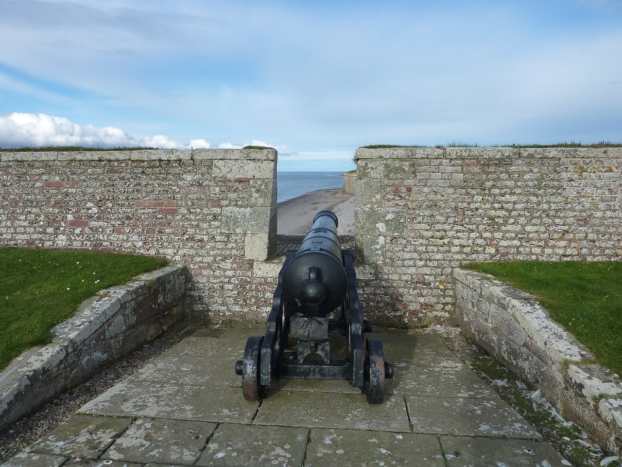 cannon gun fort free photo