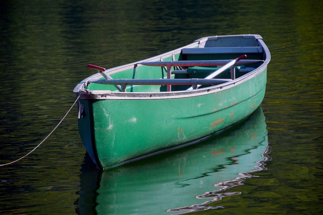 canoe lake water free photo