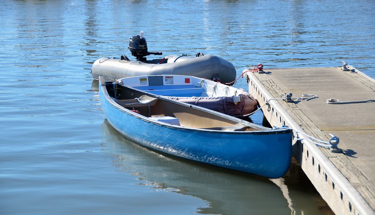 canoe outboard motor dingy free photo