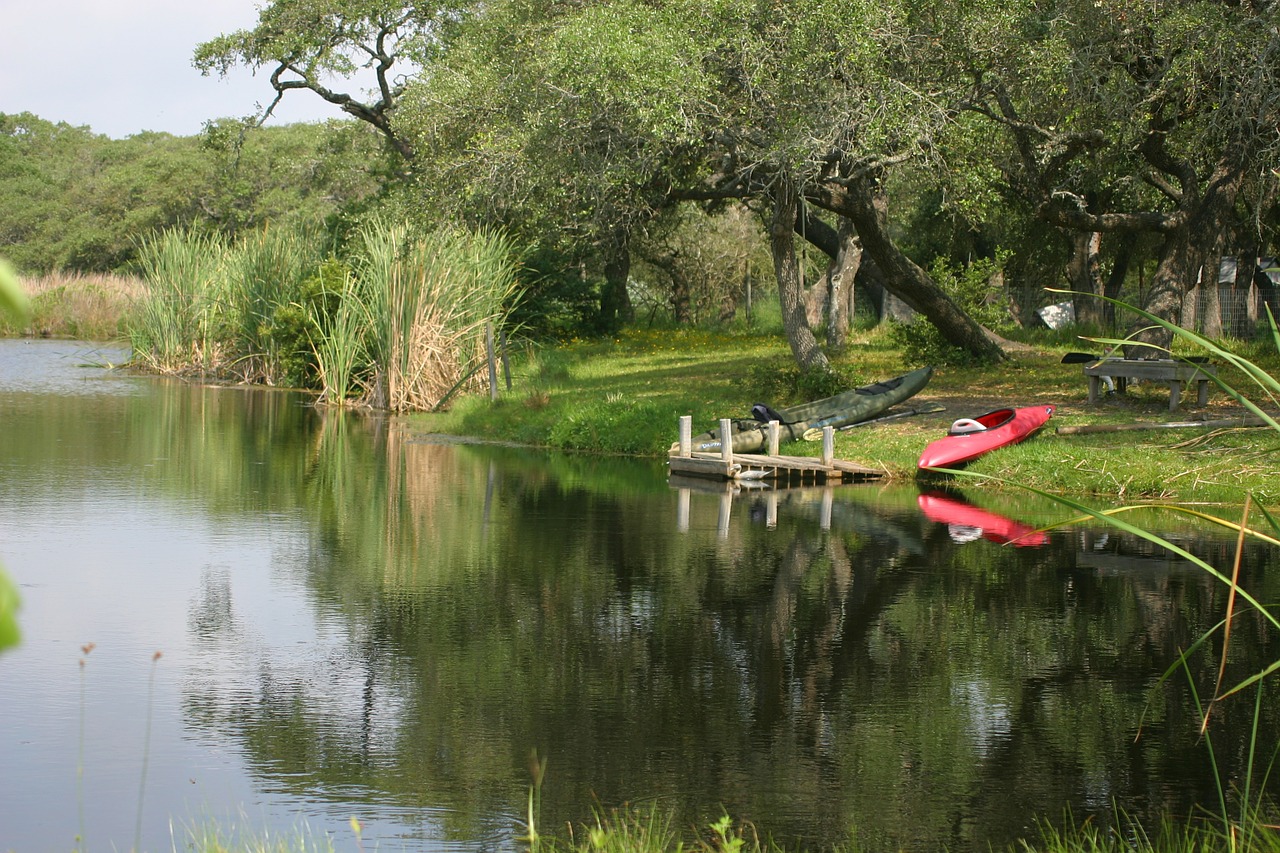 canoe lake peaceful free photo