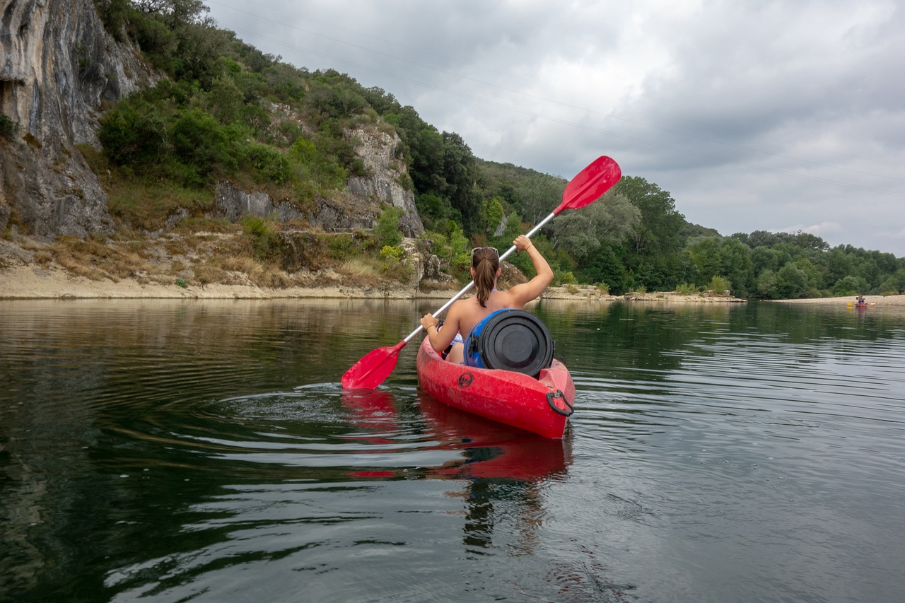 canoe  oar  water free photo