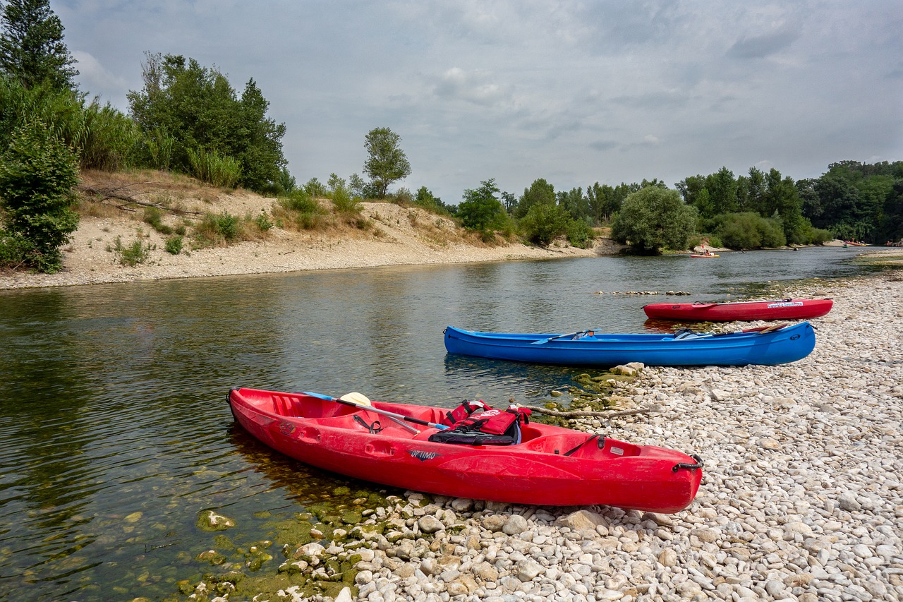 canoe  kayak  boat free photo