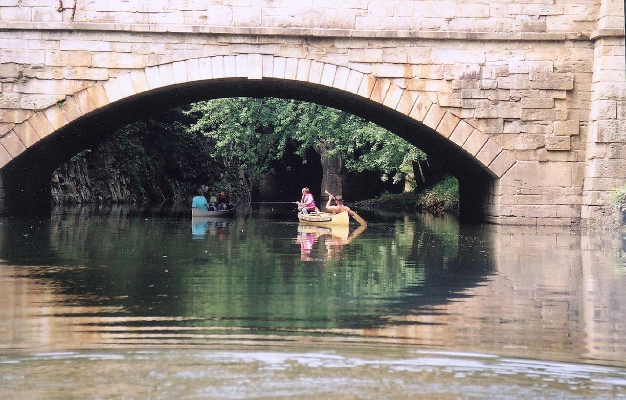 canoes potomac river recreation free photo