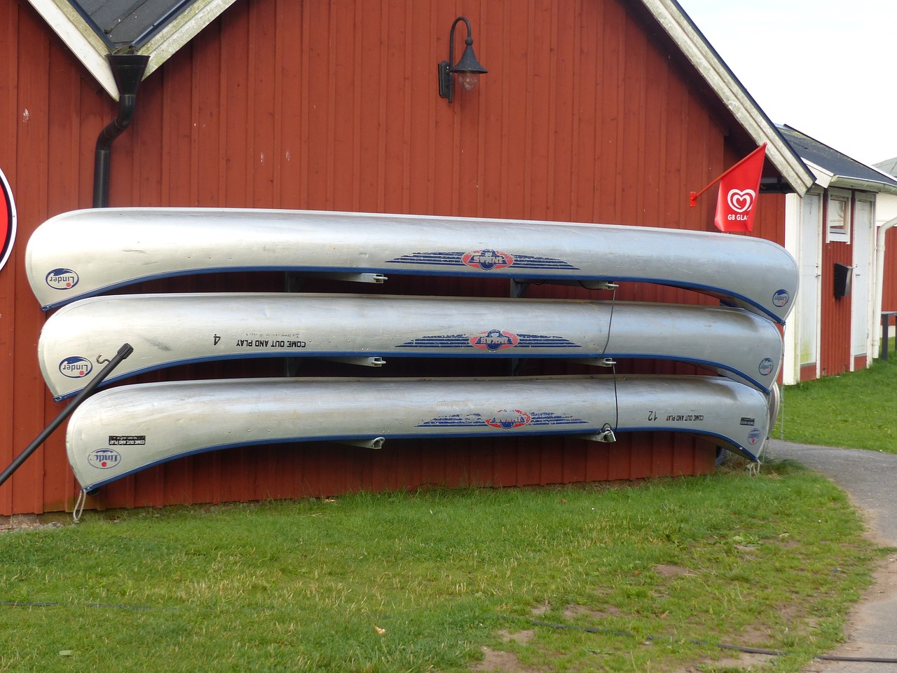 canoes buildings colors free photo