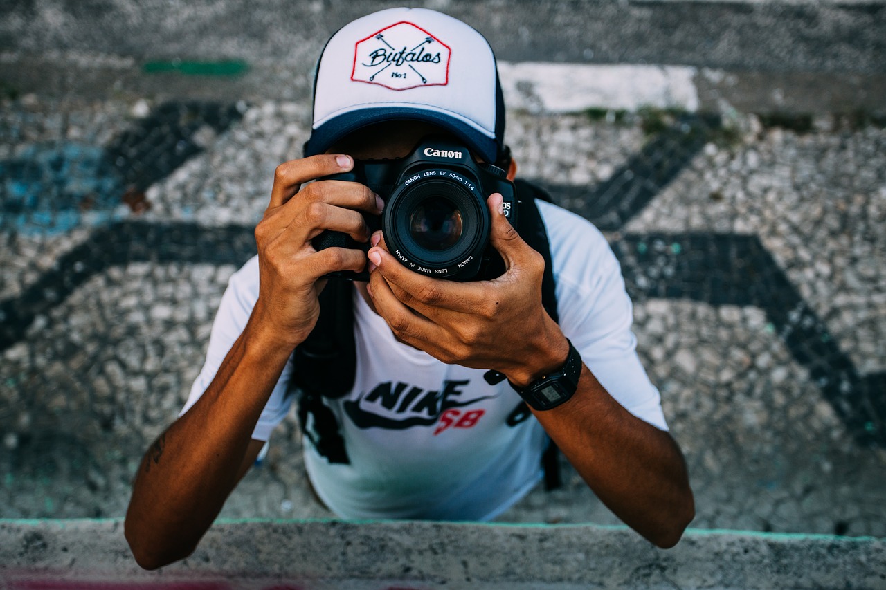 canon nike photographer free photo