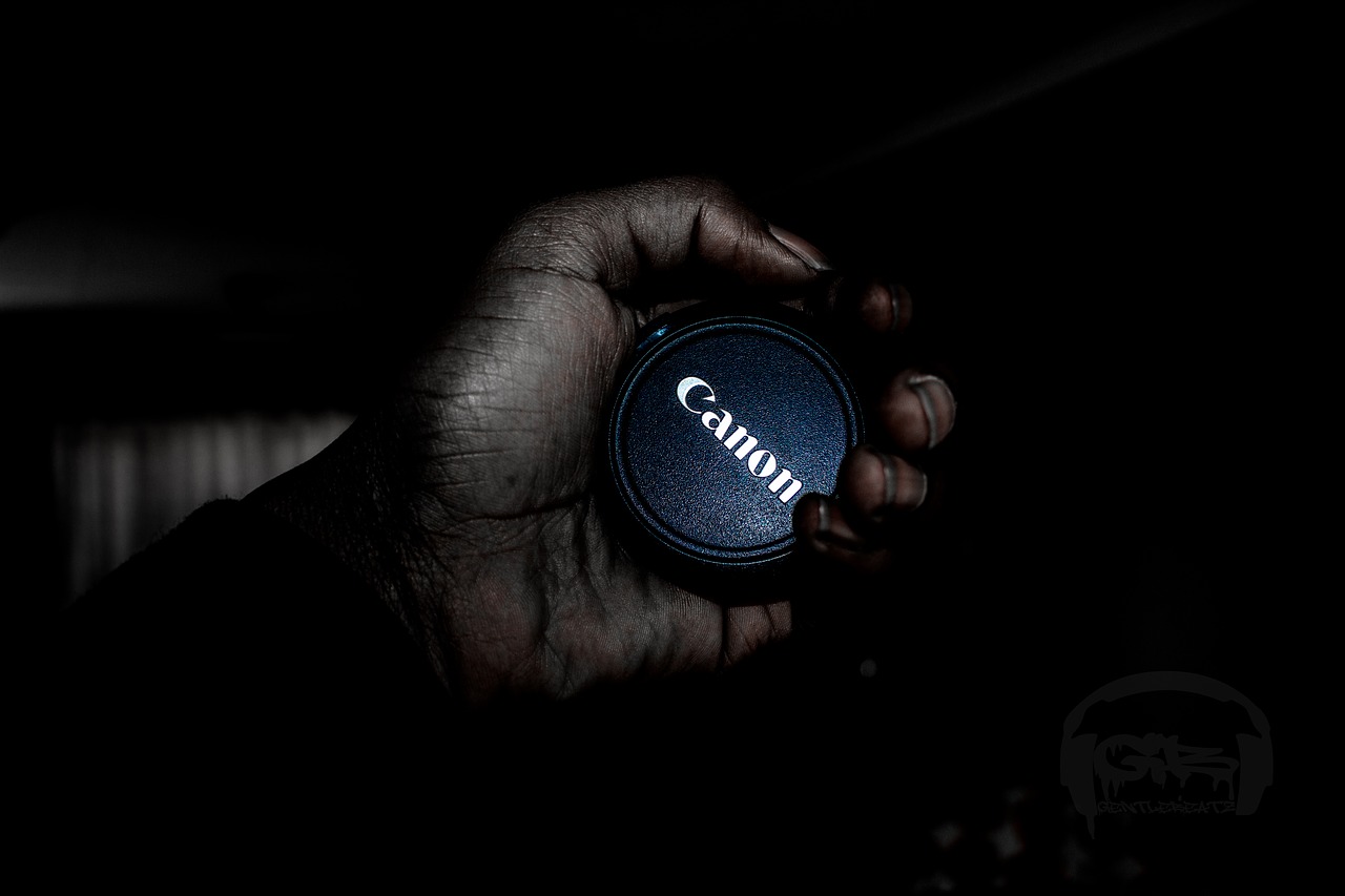 canon dark hand free photo