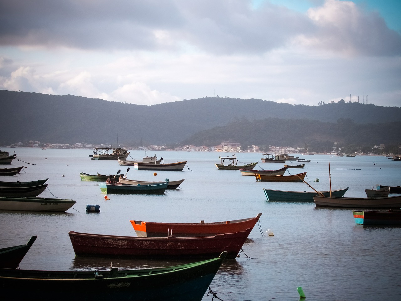 canto grande boat end of afternoon free photo