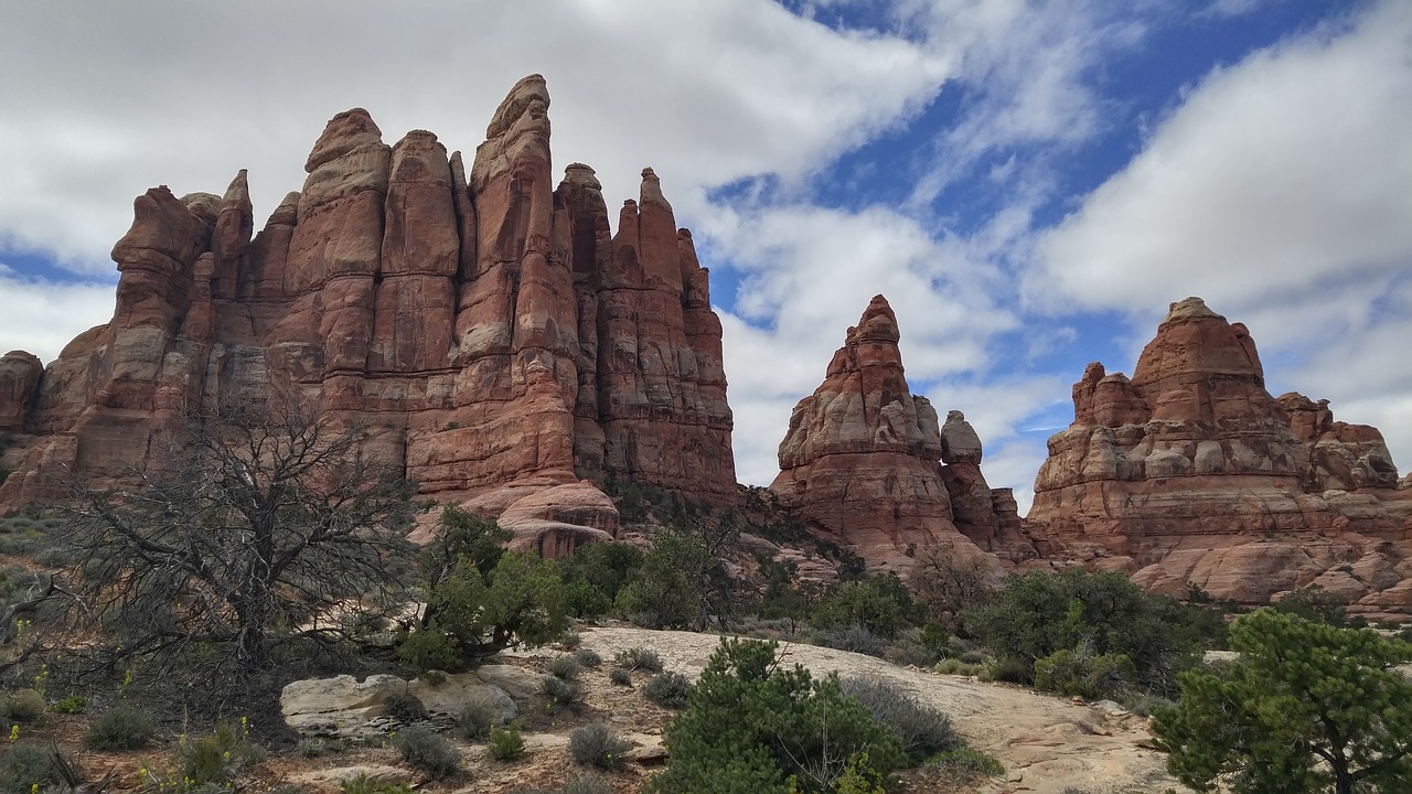 canyonlands rock landscape free photo