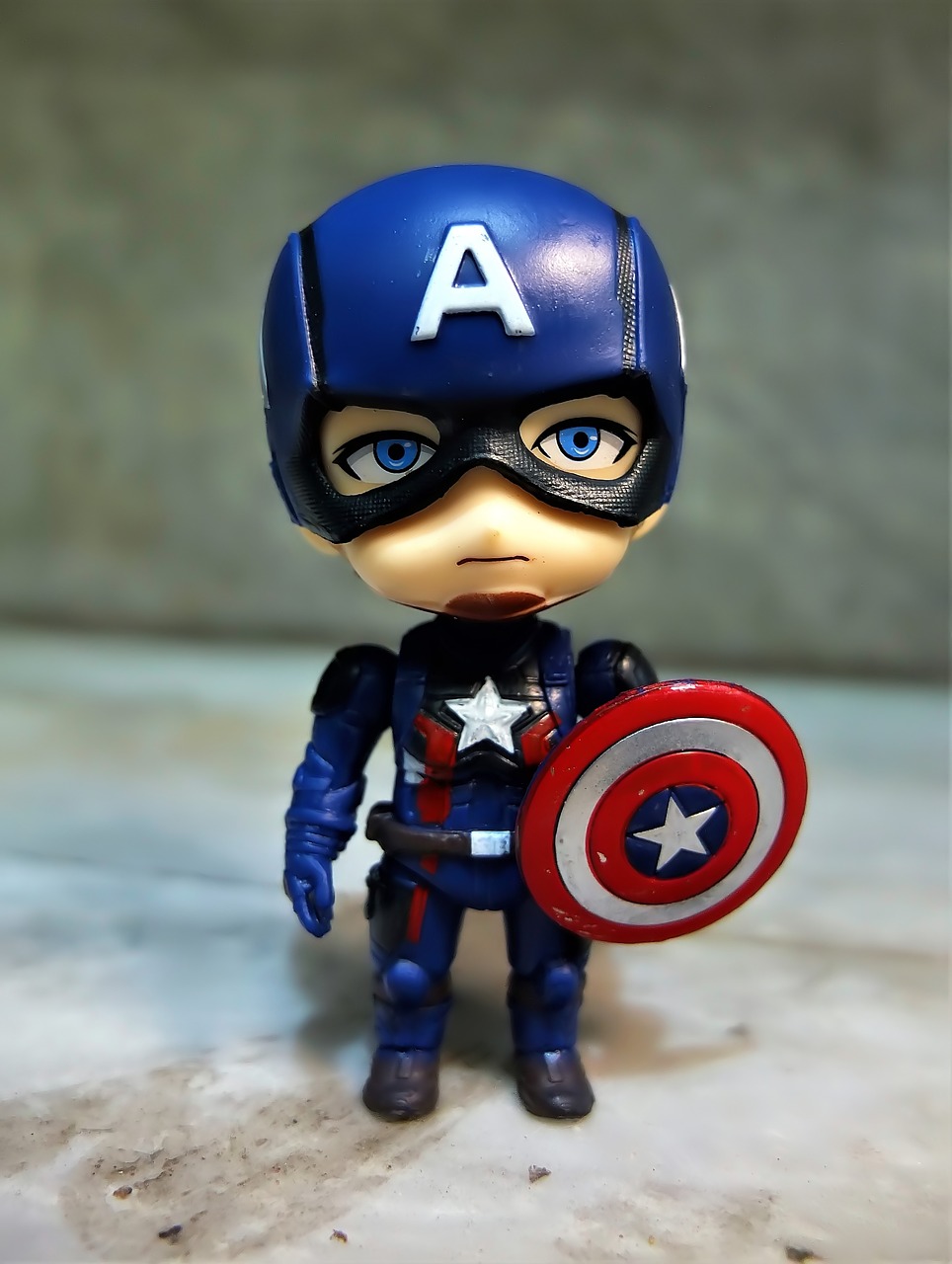 captain  america  toy free photo