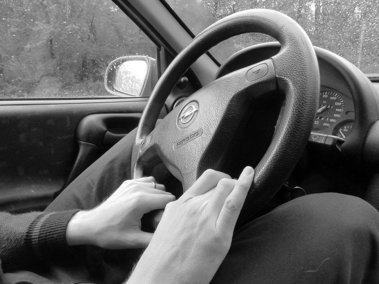 steering wheel car hands free photo