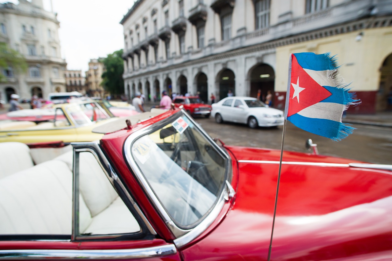 car cuba flag free photo