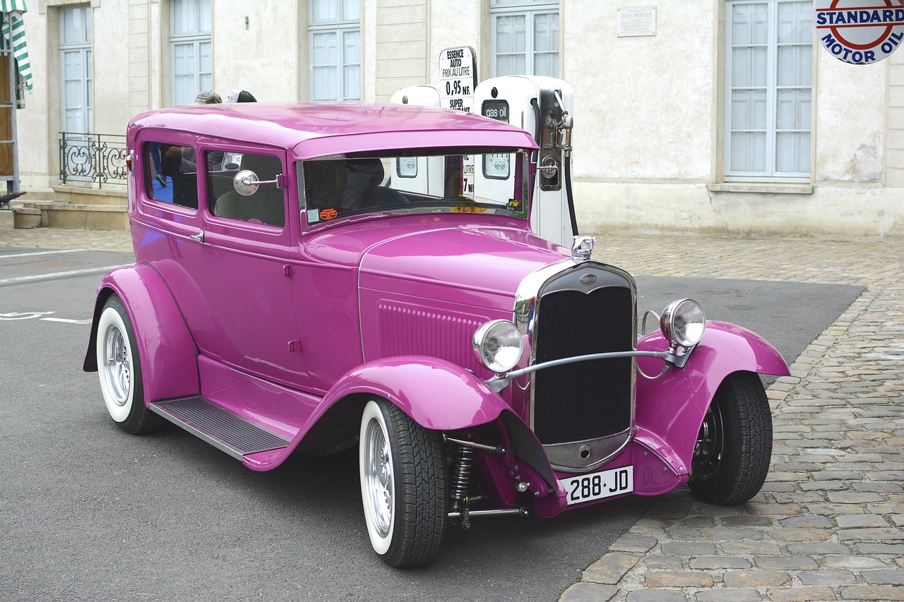 Ретро авто розовый