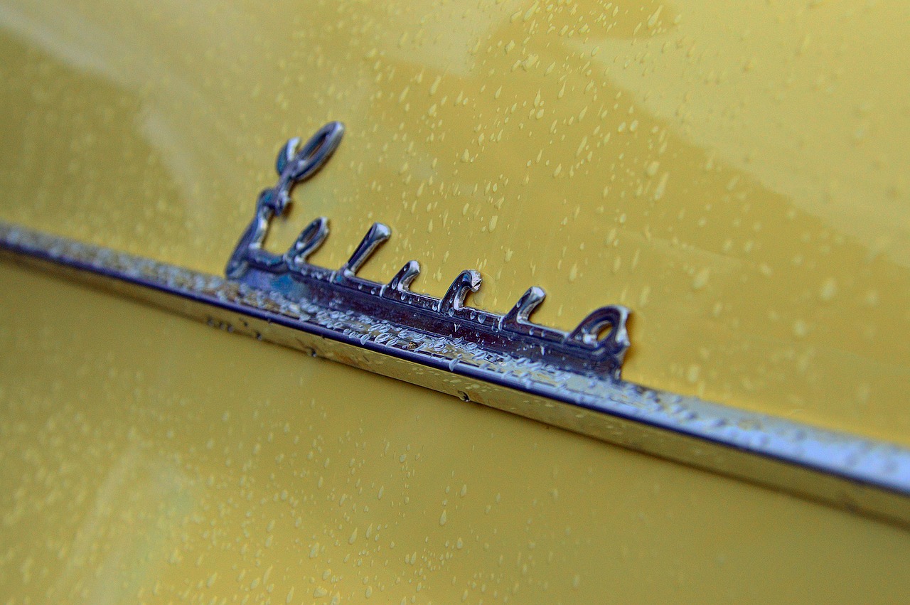 car oldtimer yellow free photo