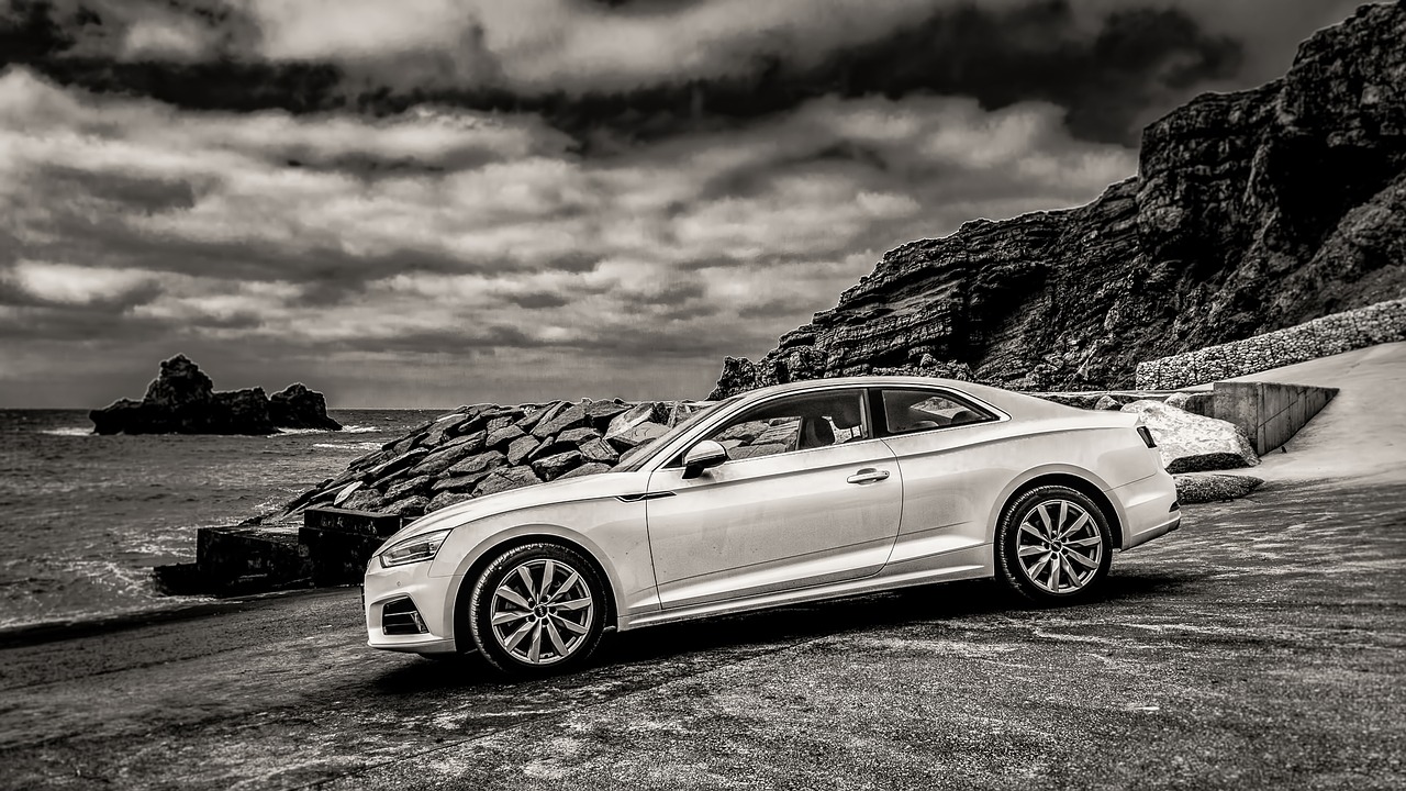 car seaside stone free photo