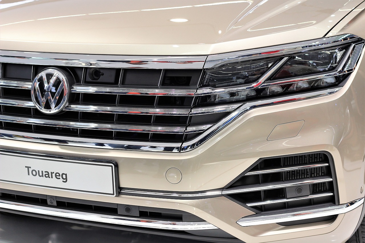 car  volkswagen touareg  auto show zagreb 2018 free photo