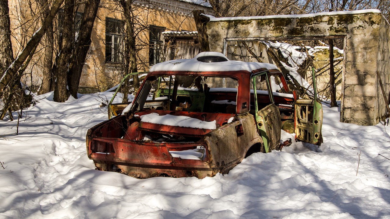 car  snow  exclusion zone free photo